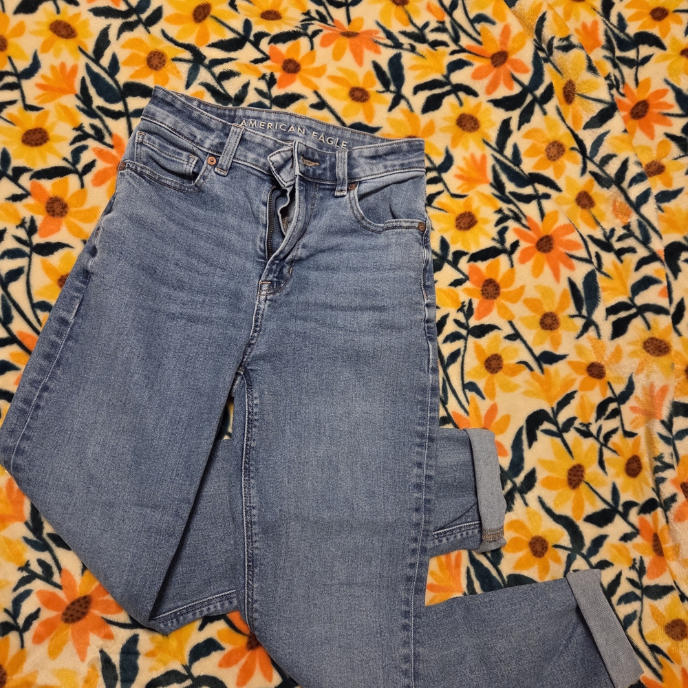 American Eagle Outfitters Women's Light Blue High-Rise Jeans